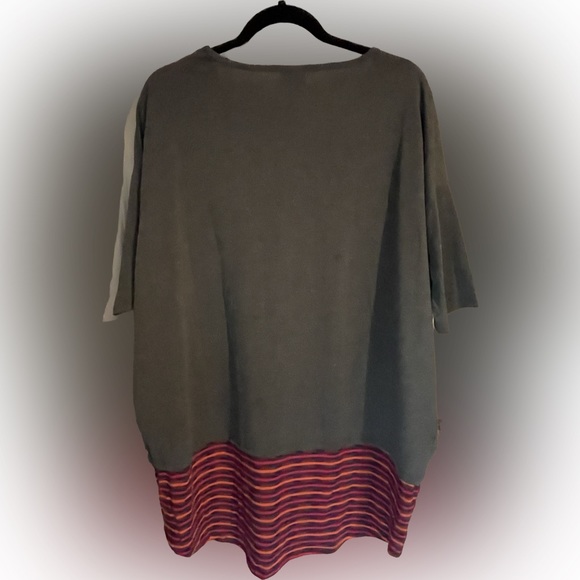 Lularoe top grey with red/orange layering at bottom size Large - Picture 2 of 5